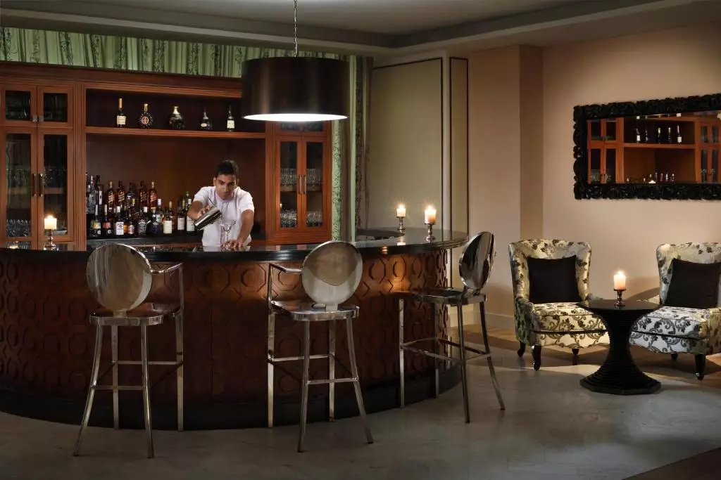 بار هتل ان اچ کالکشن کلمبو